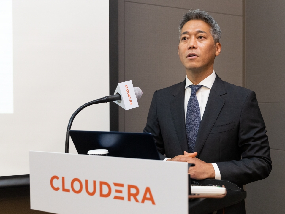 강형준 클라우데라코리아 지사장은 새로운 데이터 플랫폼인 ‘CDP 프라이빗 클라우드’ 공개하고 있다.