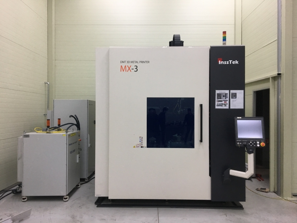 부품 보수에 활용된 DED 공정 기반 3D프린팅 장비. [사진=생기연]