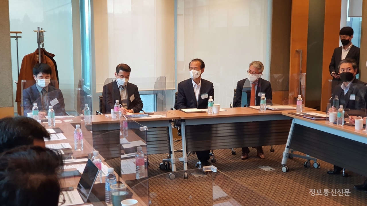 강원도 메타버스 활성화 간담회 모습. [사진=틸론]