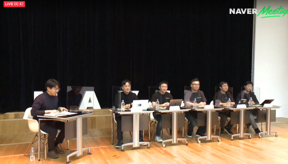 네이버랩스 관계자들이 1일 열린 기자간담회에서 질문에 답하고 있다.