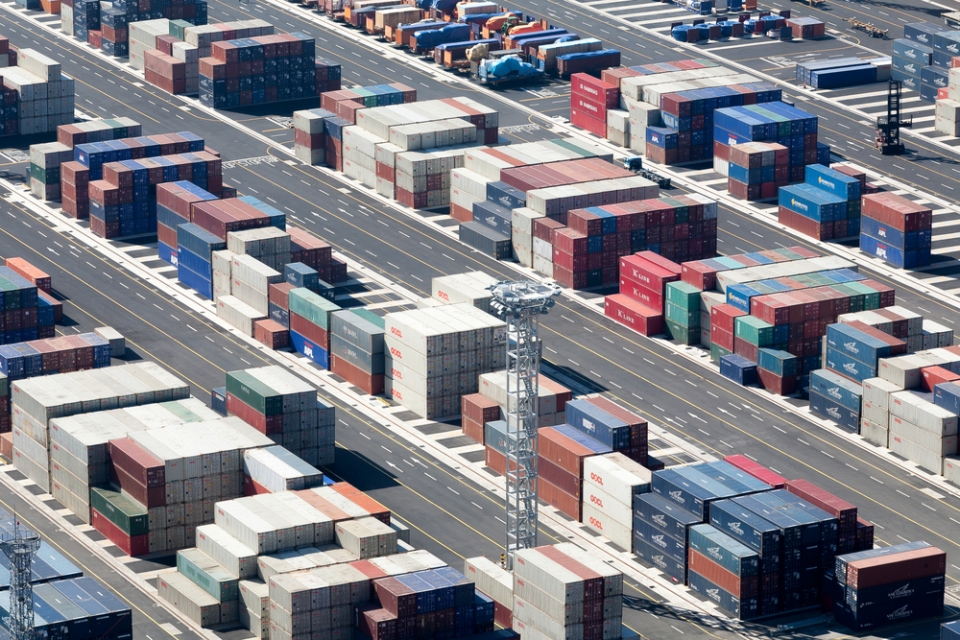 무역협회가 지난해 시행했던 긴급 수출물류 지원사업을 올해까지 연장하기로 했다고 밝혔다. [사진=클립아트코리아]