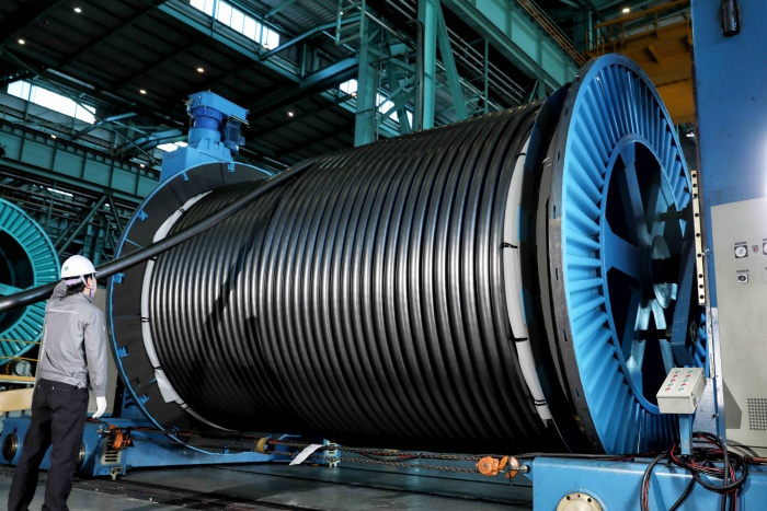 초고압 케이블 생산 현장 모습. [사진=대한전선]