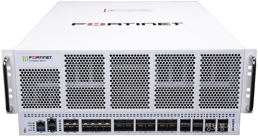 포티넷코리아가 '포티게이트 4800F(FortiGate 4800F)' 시리즈를 발표했다. [사진=포티넷]