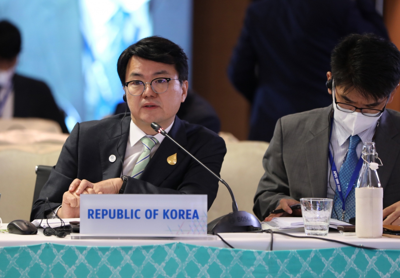 조주현 중기부 차관이 9일부터 이틀간 태국 푸켓에서 개최된 제28차 APEC 중소기업 장관회의에서 발언하고 있다. [사진=APEC사무국]