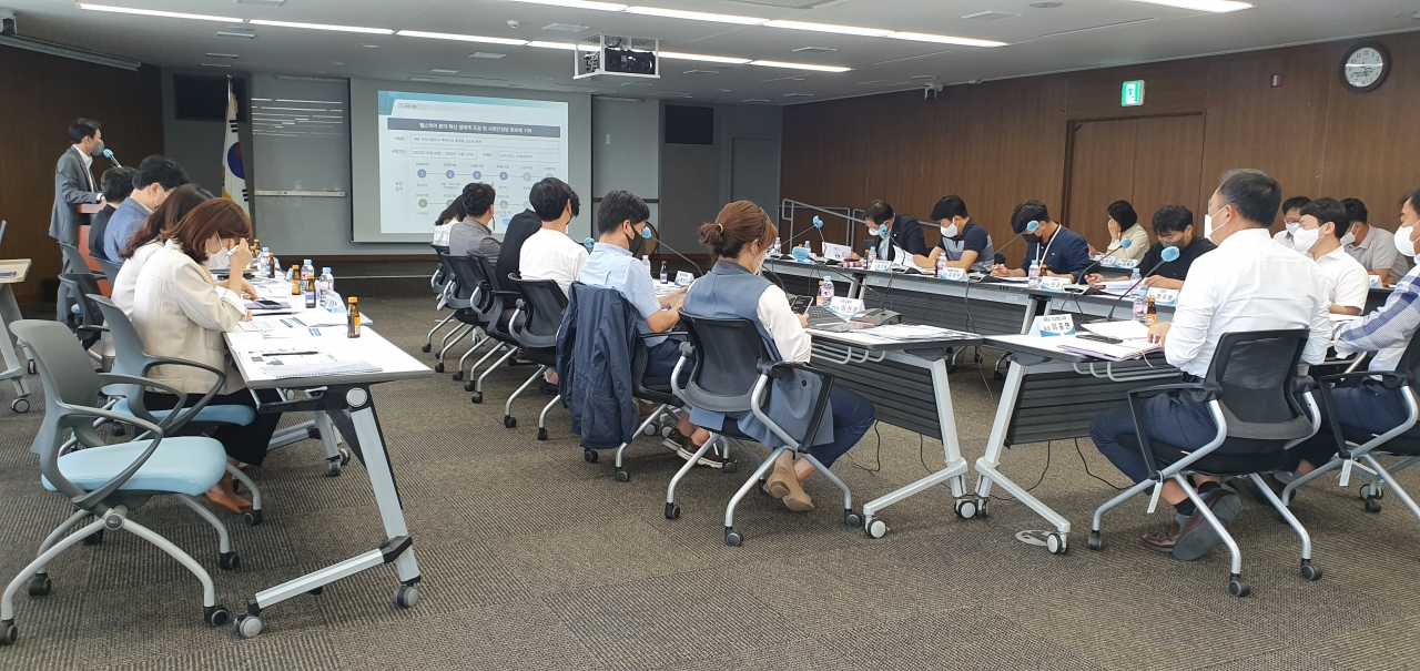 세종시가 20일 시청 대회의실에서 생활·건강·안전분야 관련 국가시범도시 위·수탁협약사업 2단계 고도화사업 추진상황 보고회를 개최했다. [사진=세종시]