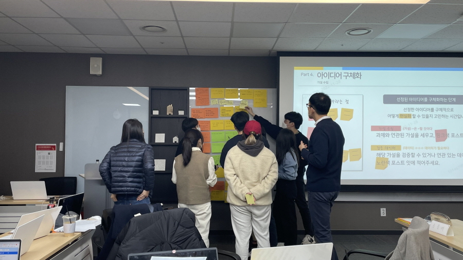 KT의 청년 디지털 인재양성 프로그램 ‘에이블스쿨’ 교육 장면. [사진=KT]