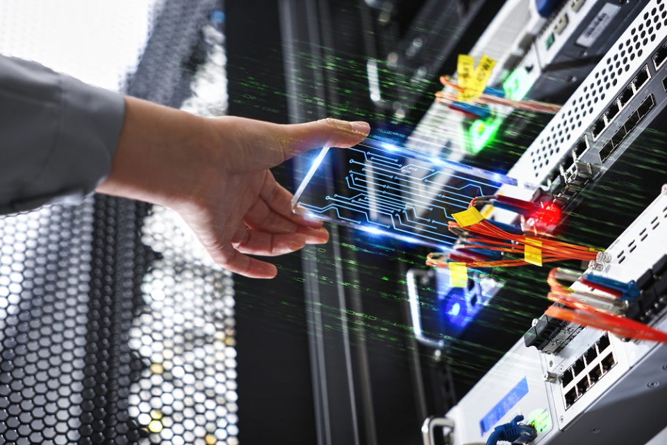 지난 1월과 2월 발생한 LG유플러스 유선망 장애 사고가 투자 미비에 따른 망 허점 외부 노출이 원인이 된 것으로 나타났다. [사진=클립아트코리아]