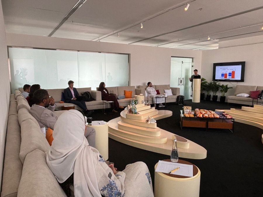 19일 사우디 네옴전략 및 경제개발 사무소에서 전화성 씨엔티테크 대표가 발표하고 있다. [사진=씨엔티테크]