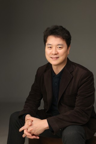 ** 로또 명당의 착시 효과: AI도 속는 대박의 비밀은?
**